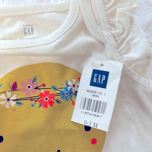 GAP Kids “Flower Child” Onesie AND Non-Skid Socks - Picture 6 of 9